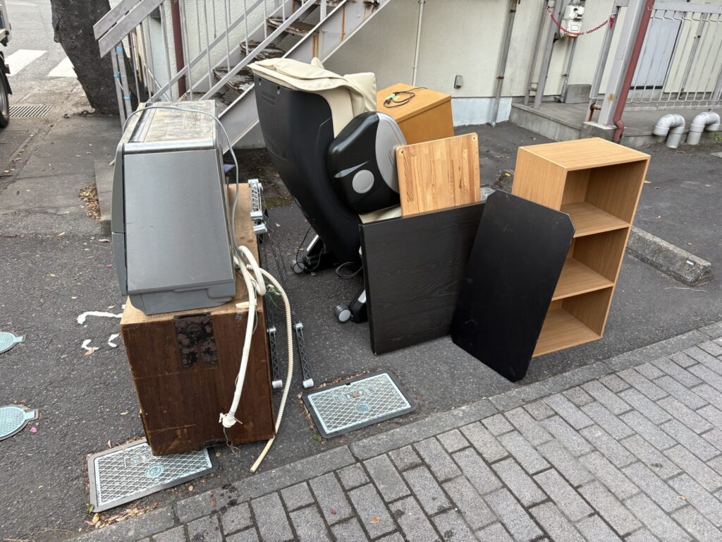 （練馬区 H様）押し入れ・納戸の大量荷物を不用品回収した事例