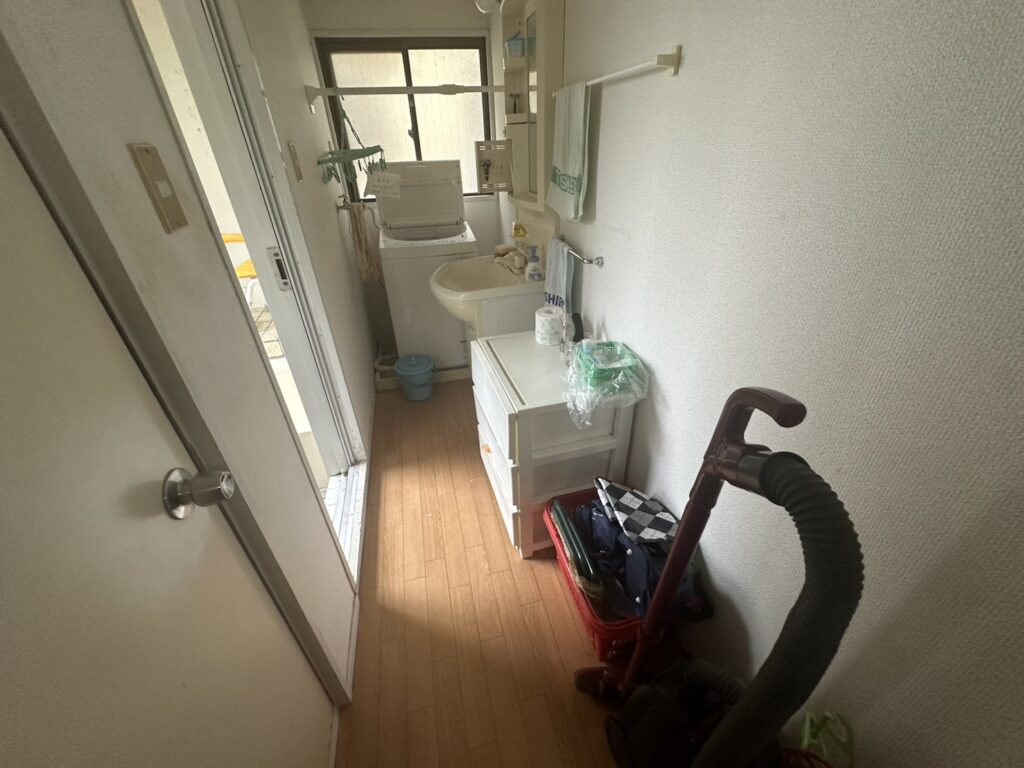 （品川区 T様）賃貸退去前の家具・家電を即日不用品回収した事例